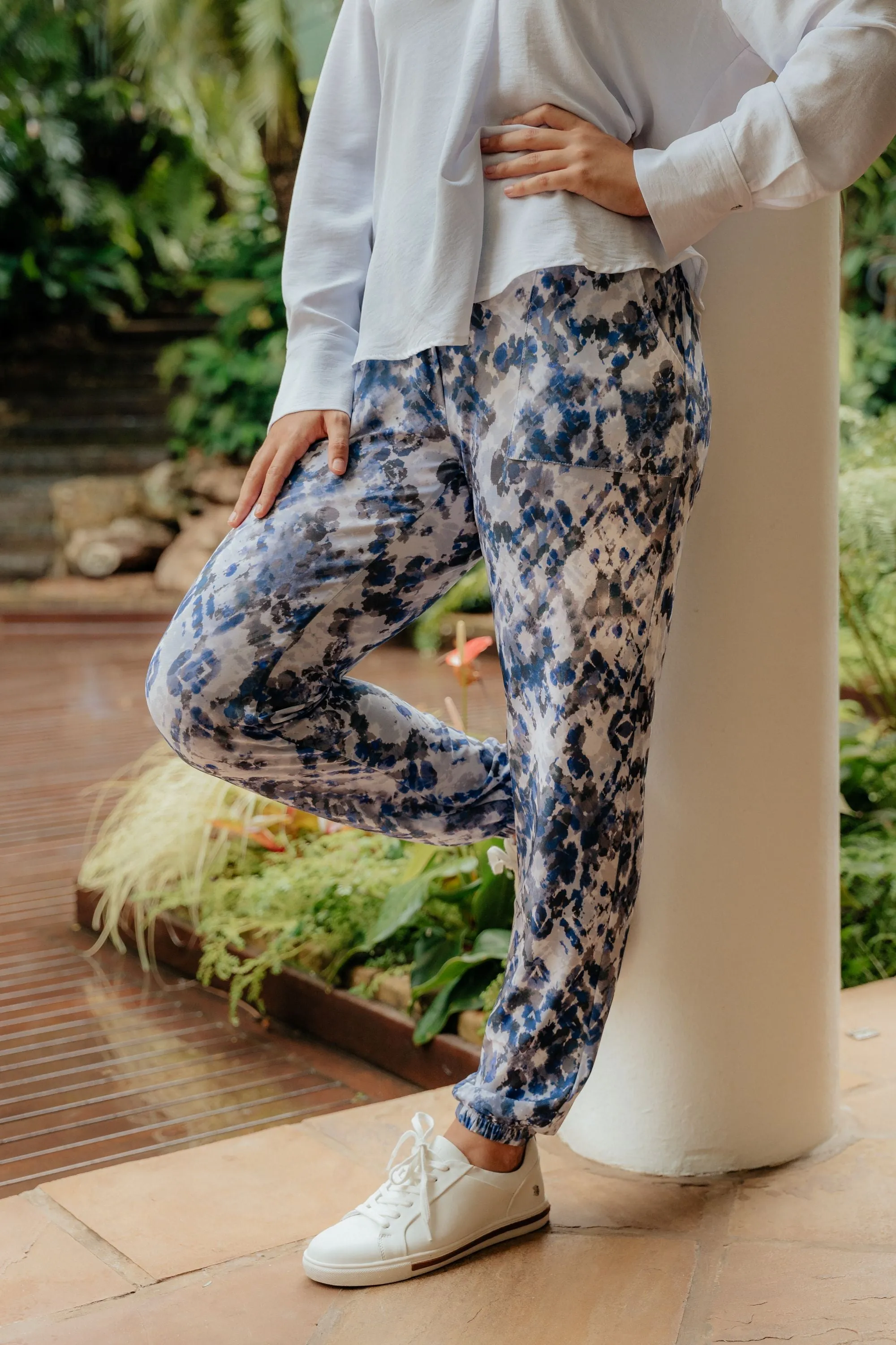 Jogger Pants Indigo Abstract