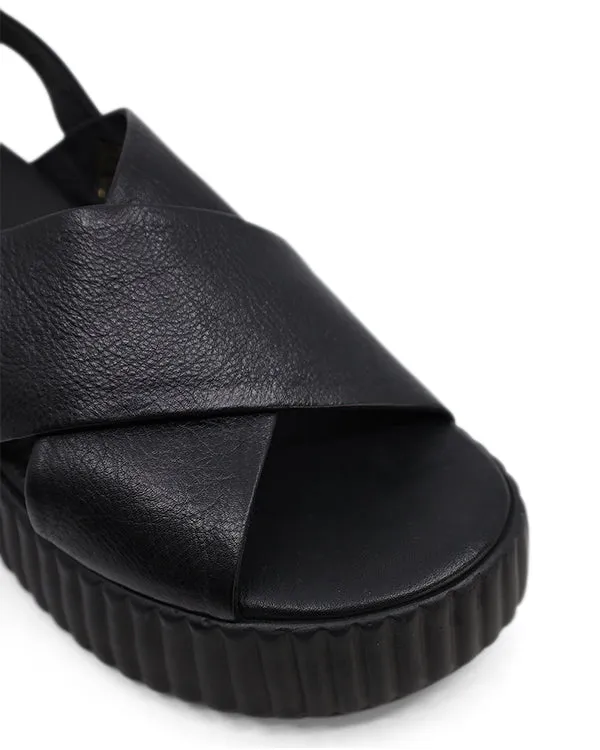 LUNA SOLE DAPHNEE FLAT SANDALS