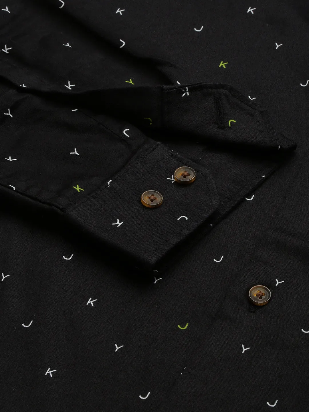 Men Black Solid Spread Collar Printed Casual Cotton Shirt