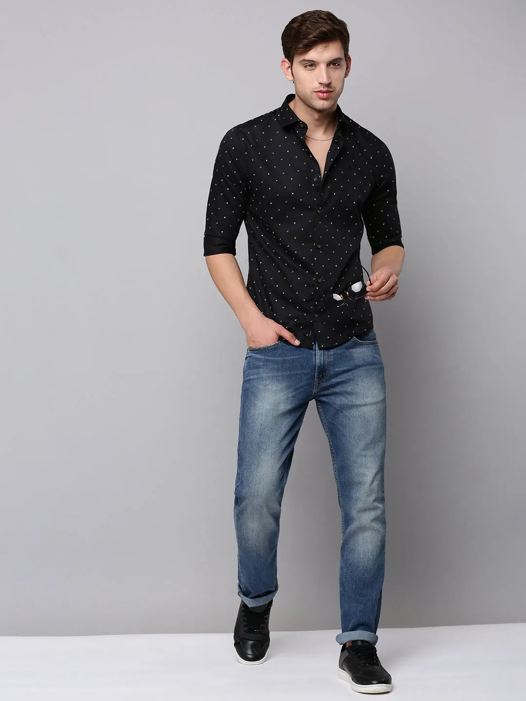 Men Black Solid Spread Collar Printed Casual Cotton Shirt