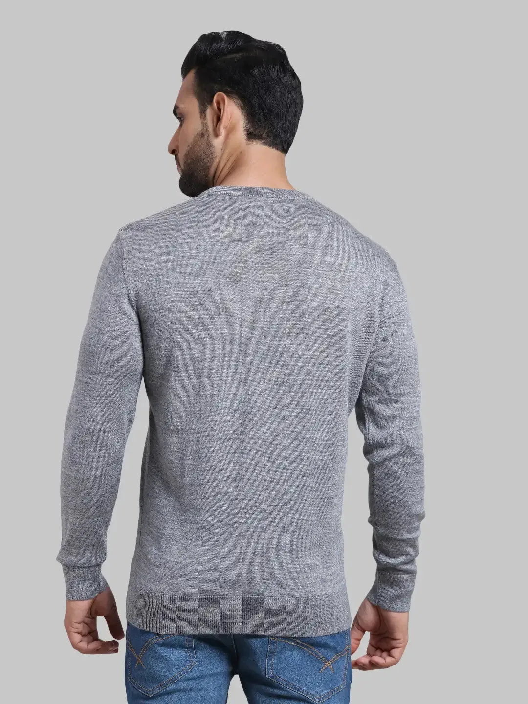 Men Grey Tailored Fit Intarsia Acrylic Wool Blend Full Sleeve V Neck Collar Sweaters